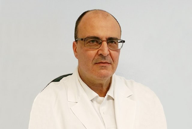 Dr. Tiziano Russo Facharzt für Innere Medizin und Angiologie Dr. Tiziano Russo Facharzt für Innere Medizin und Angiologie